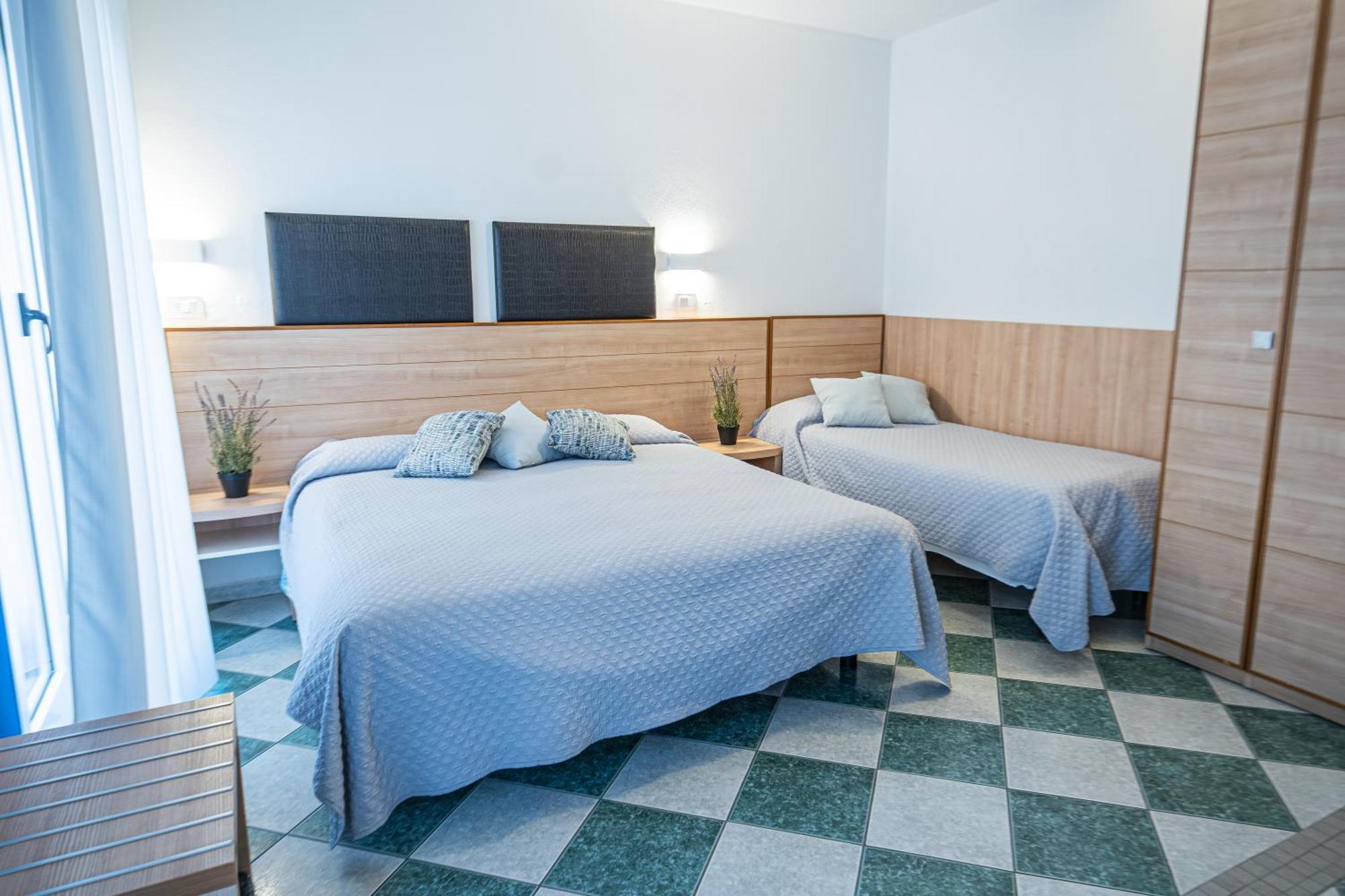 Hotel Aldebaran リミニ エクステリア 写真